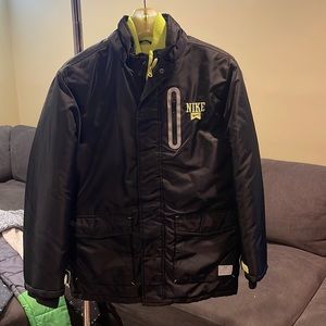 NIKE jacket waterproof juniors/boys size L